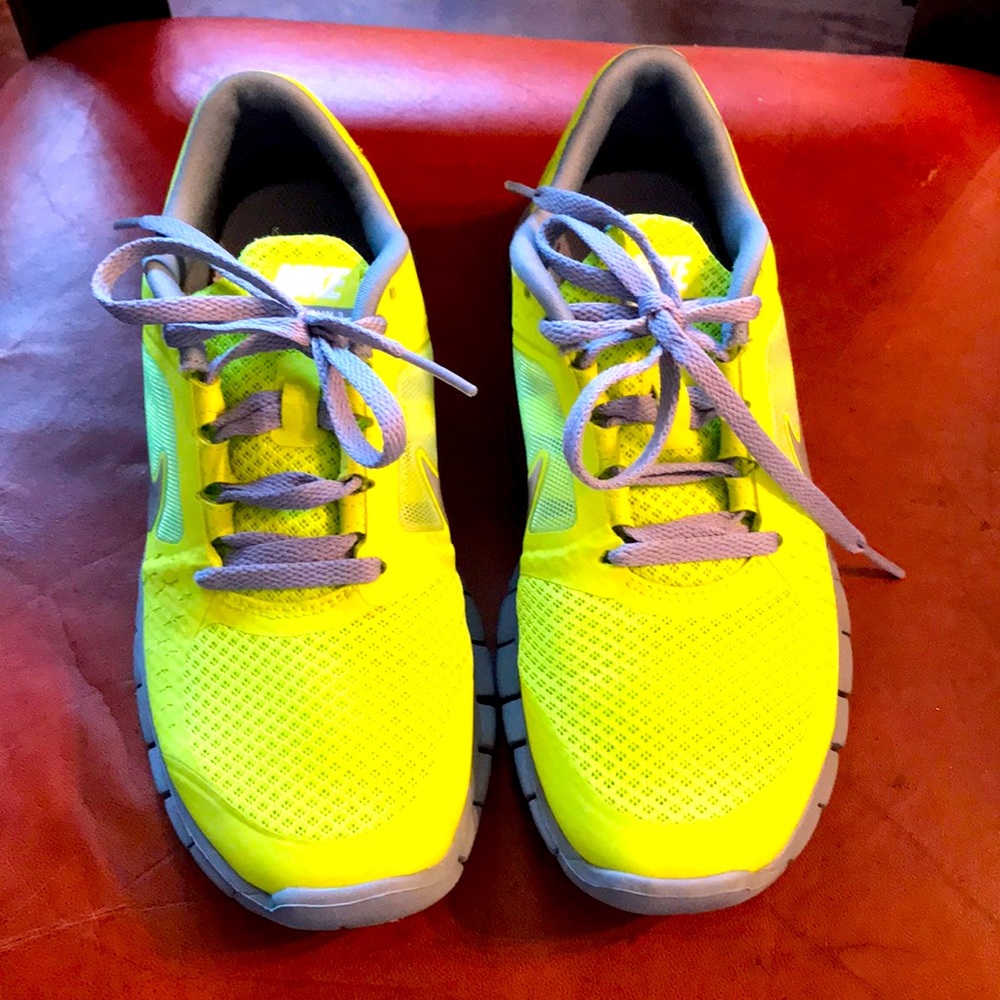 Nike Freerun 3 tennis shoes